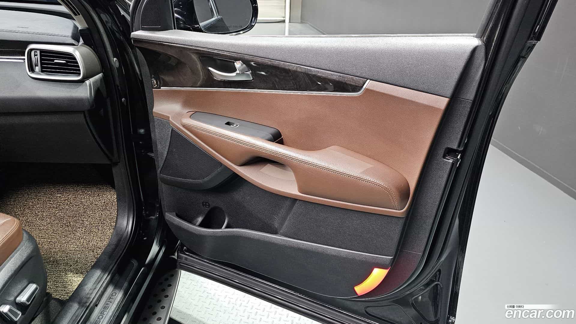 Sorento Kia 2016.1-INNER-034