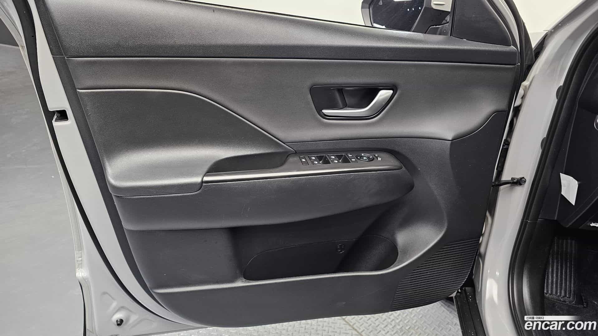 Kona Hyundai 2023.1-INNER-034
