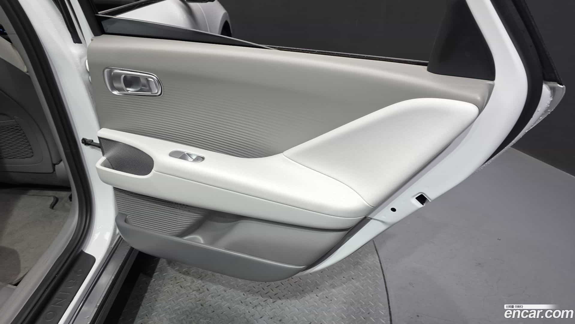 Ioniq6 Hyundai 2022.11-INNER-035