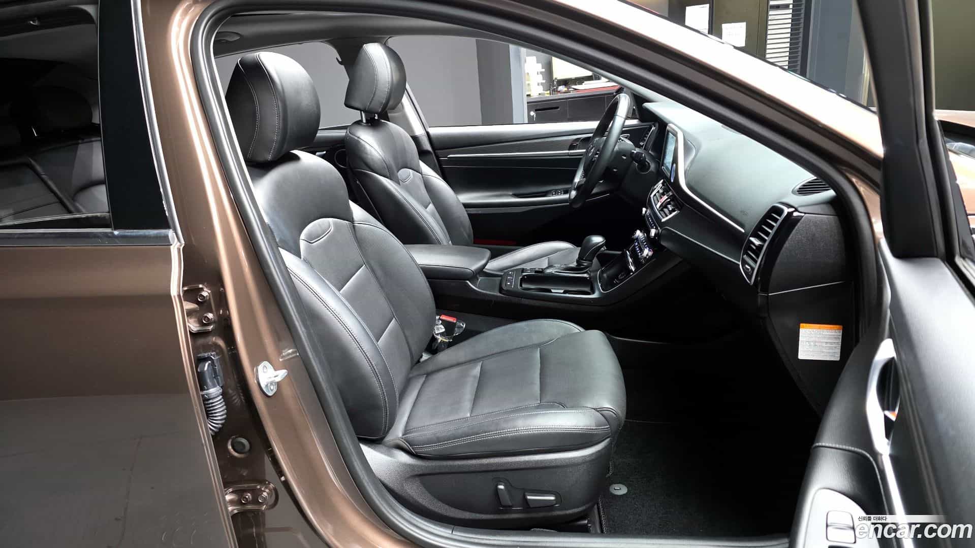 Grandeur Hyundai 2017.7-OPTION-015