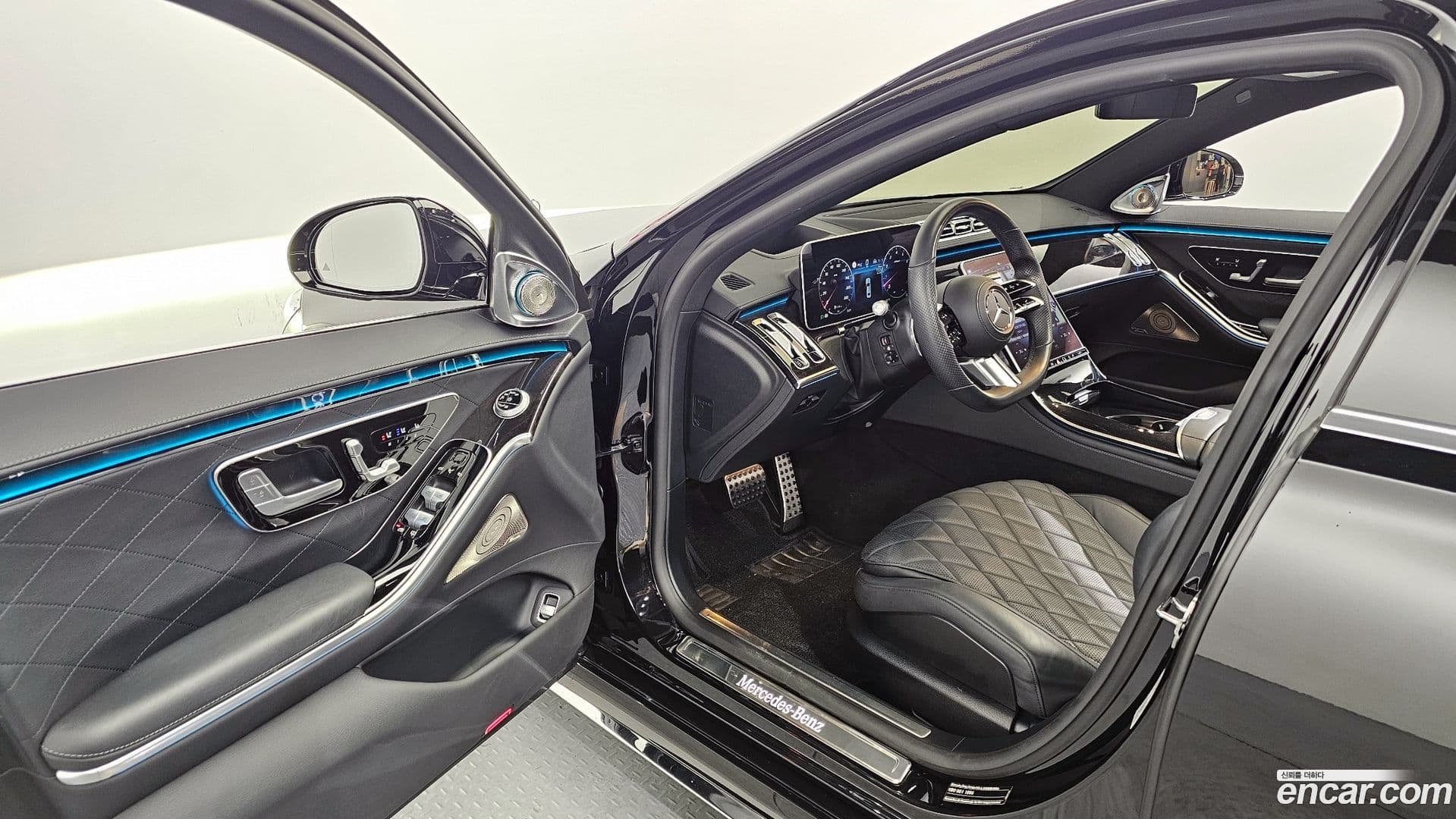 Main__Slider__Photo:S-Class Mercedes-Benz 2022.7-31