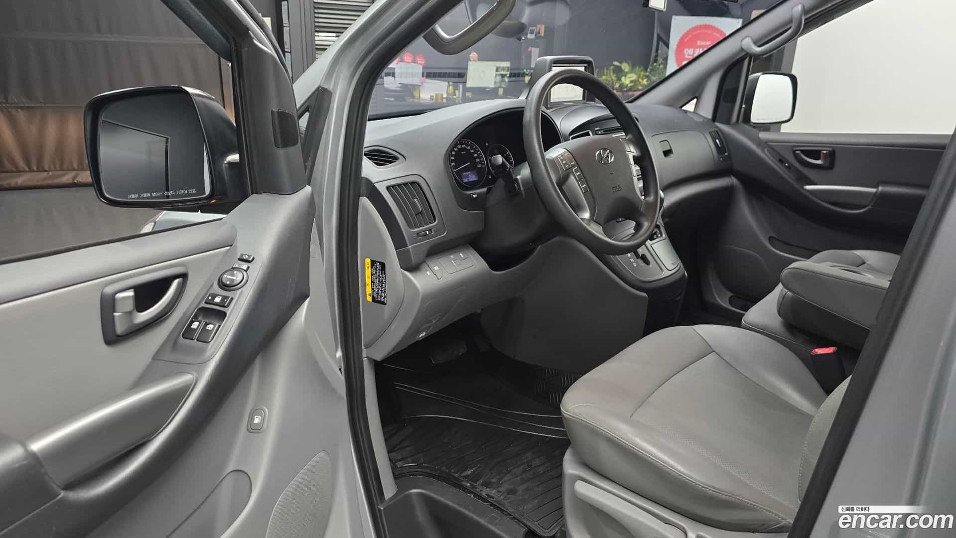 Starex Hyundai 2016.8-OPTION-015