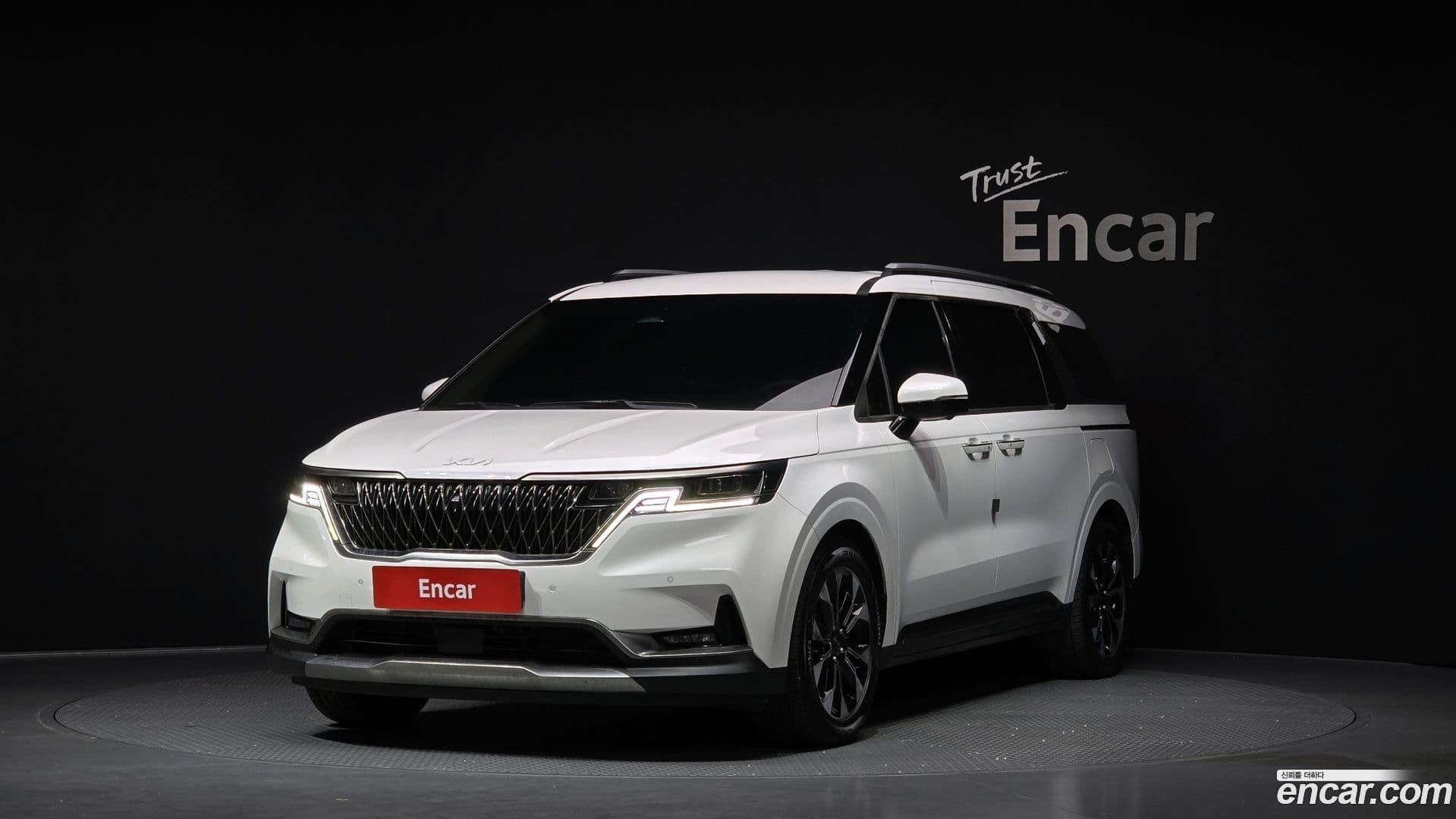 Main__Slider__Photo:Canival Kia 2022.11-0