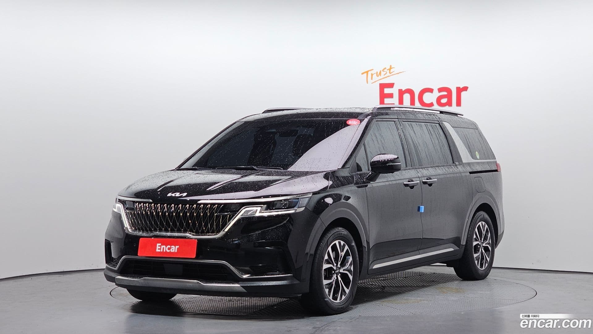 Main__Slider__Photo:Canival Kia 2023.1-0