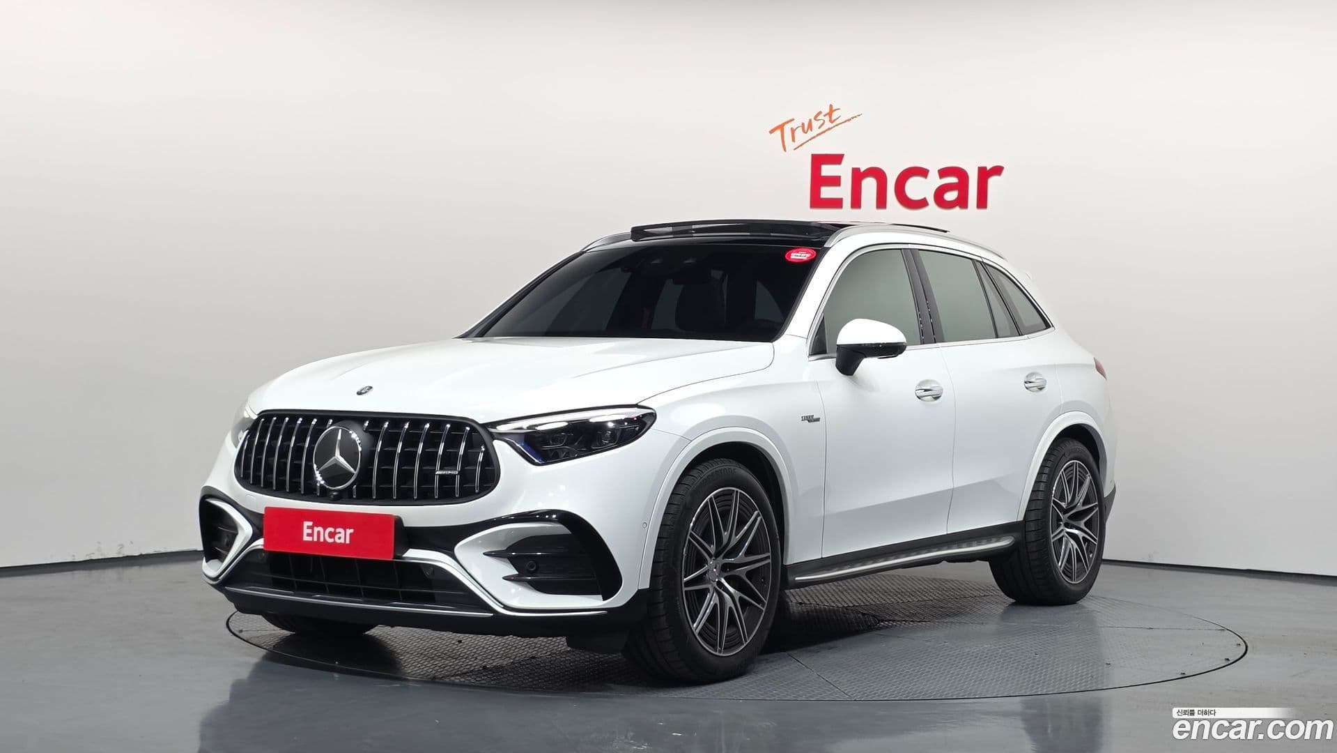 Main__Slider__Photo:GLC-Class Mercedes-Benz 2024.4-0