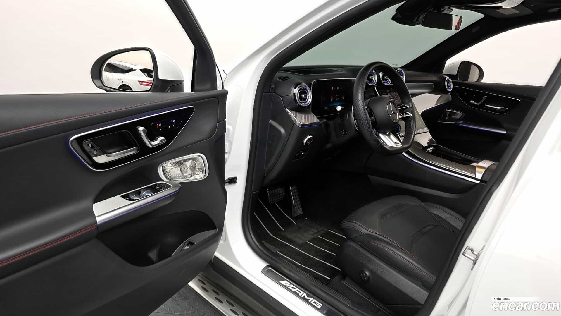 GLC-Class Mercedes-Benz 2024.4-INNER-010