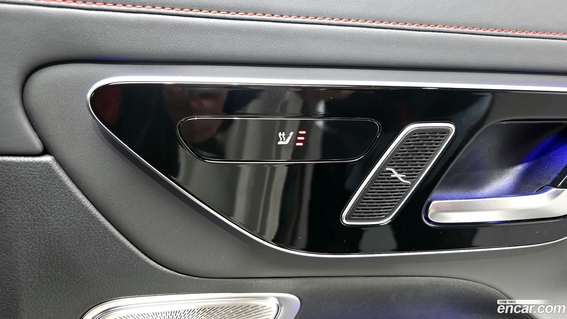 Main__Slider__Photo:GLC-Class Mercedes-Benz 2024.4-17