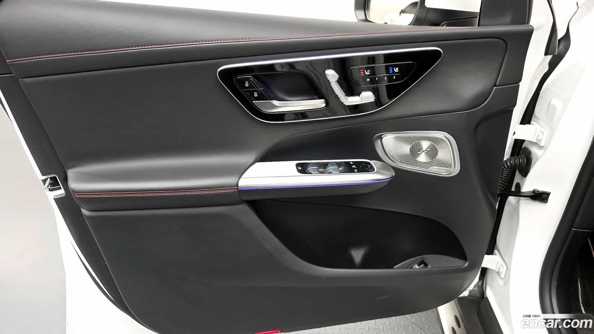 GLC-Class Mercedes-Benz 2024.4-INNER-034
