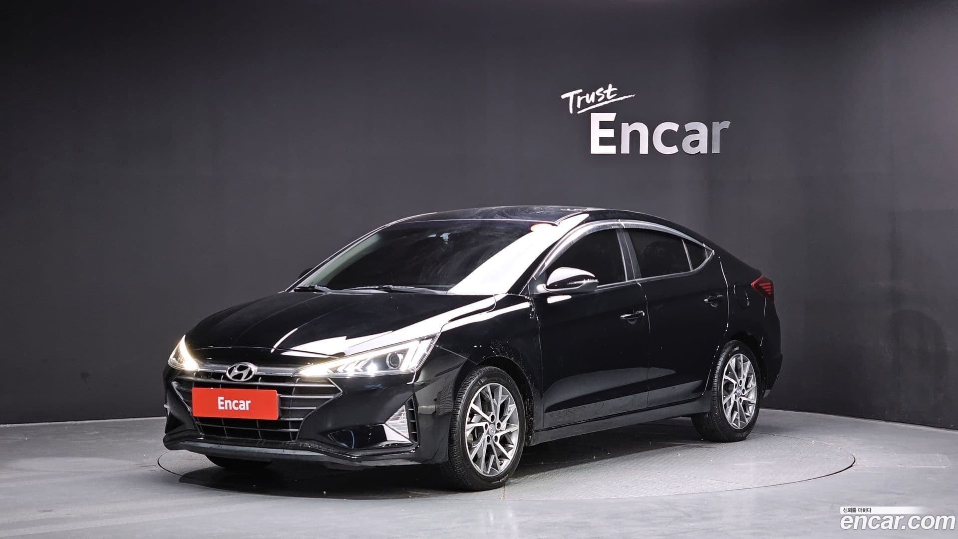 Main__Slider__Photo:AVANTE Hyundai 2019.3-0
