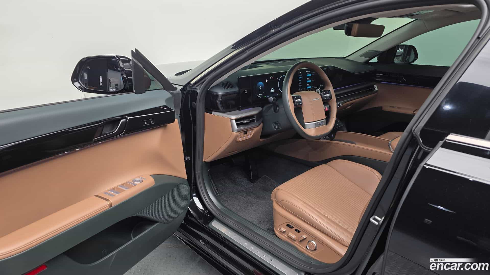 Grandeur Hyundai 2023.10-INNER-010