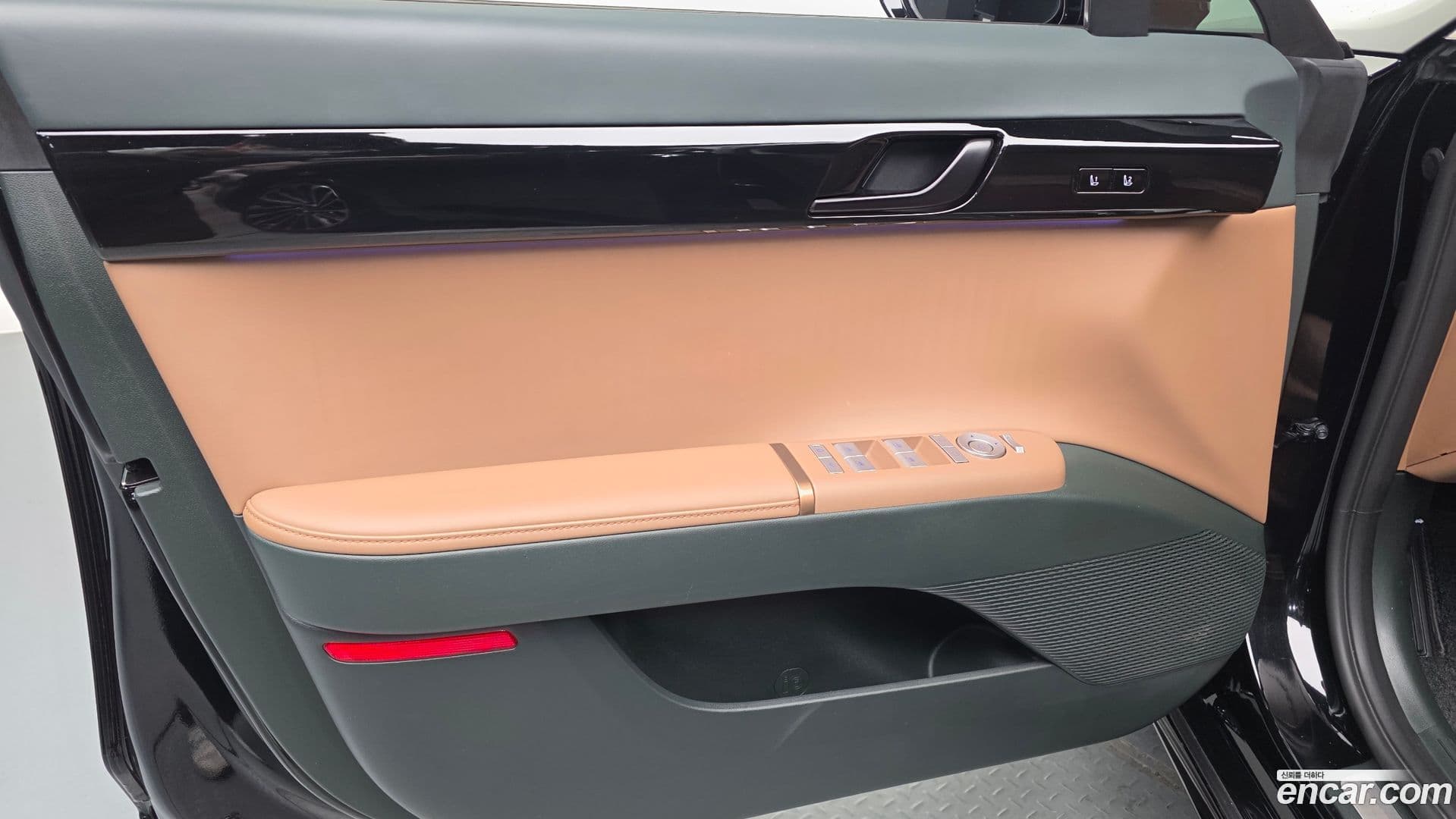 Main__Slider__Photo:Grandeur Hyundai 2023.10-23