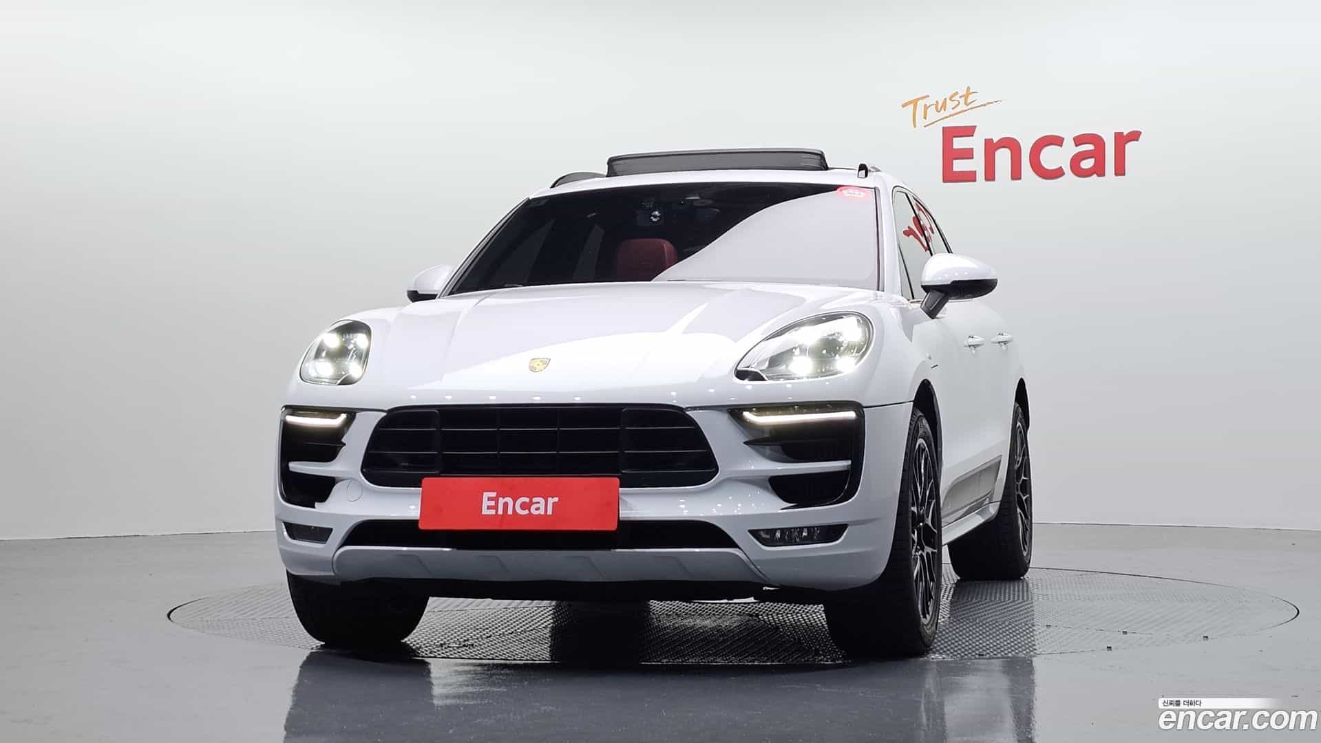 Macan Porsche 2018.2-OUTER-003