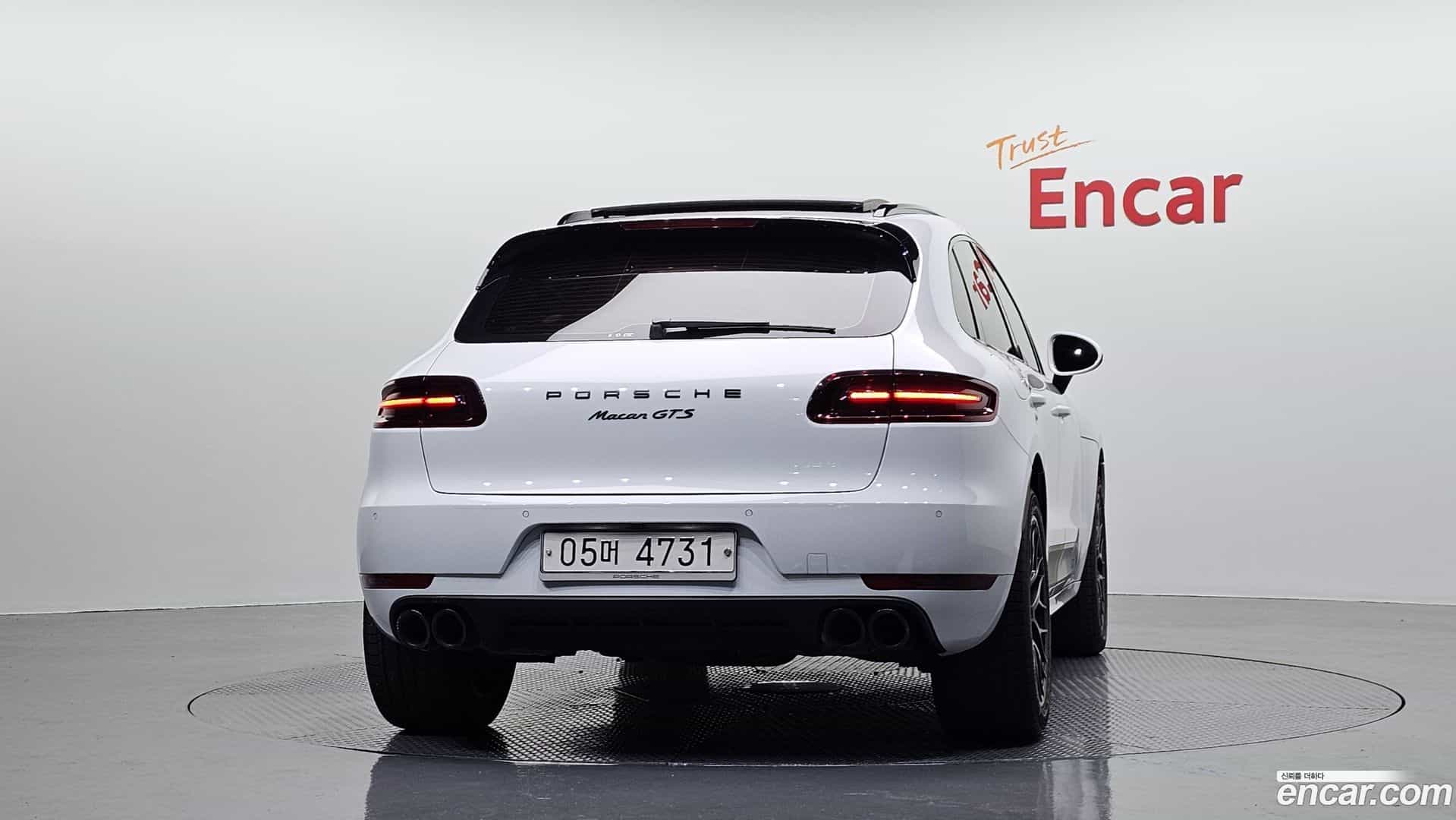 Macan Porsche 2018.2-OUTER-004