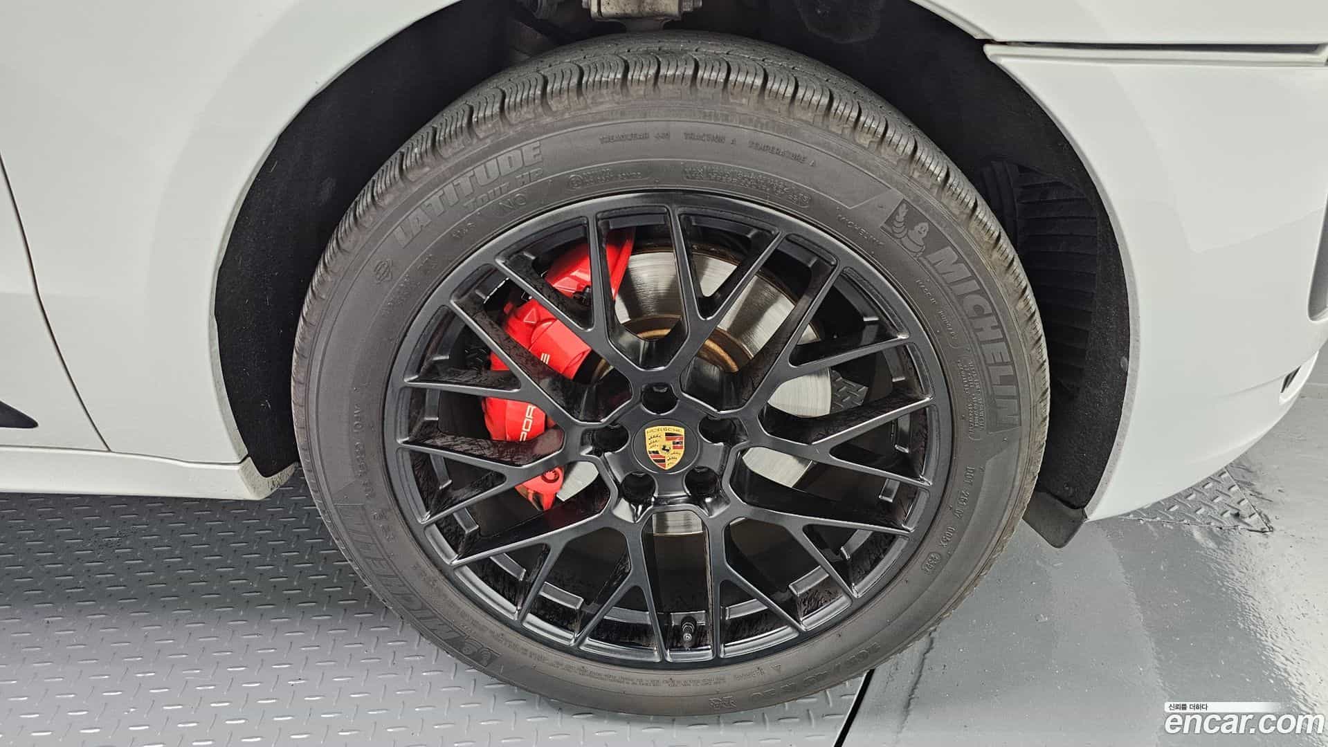 Macan Porsche 2018.2-OUTER-005