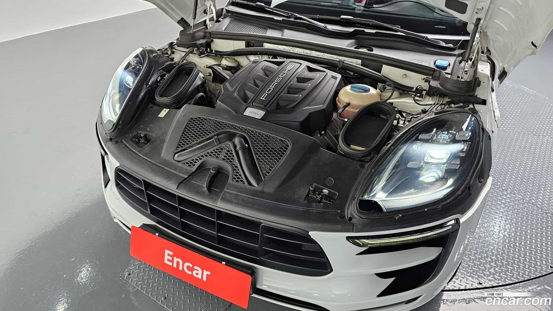 Macan Porsche 2018.2-OUTER-006