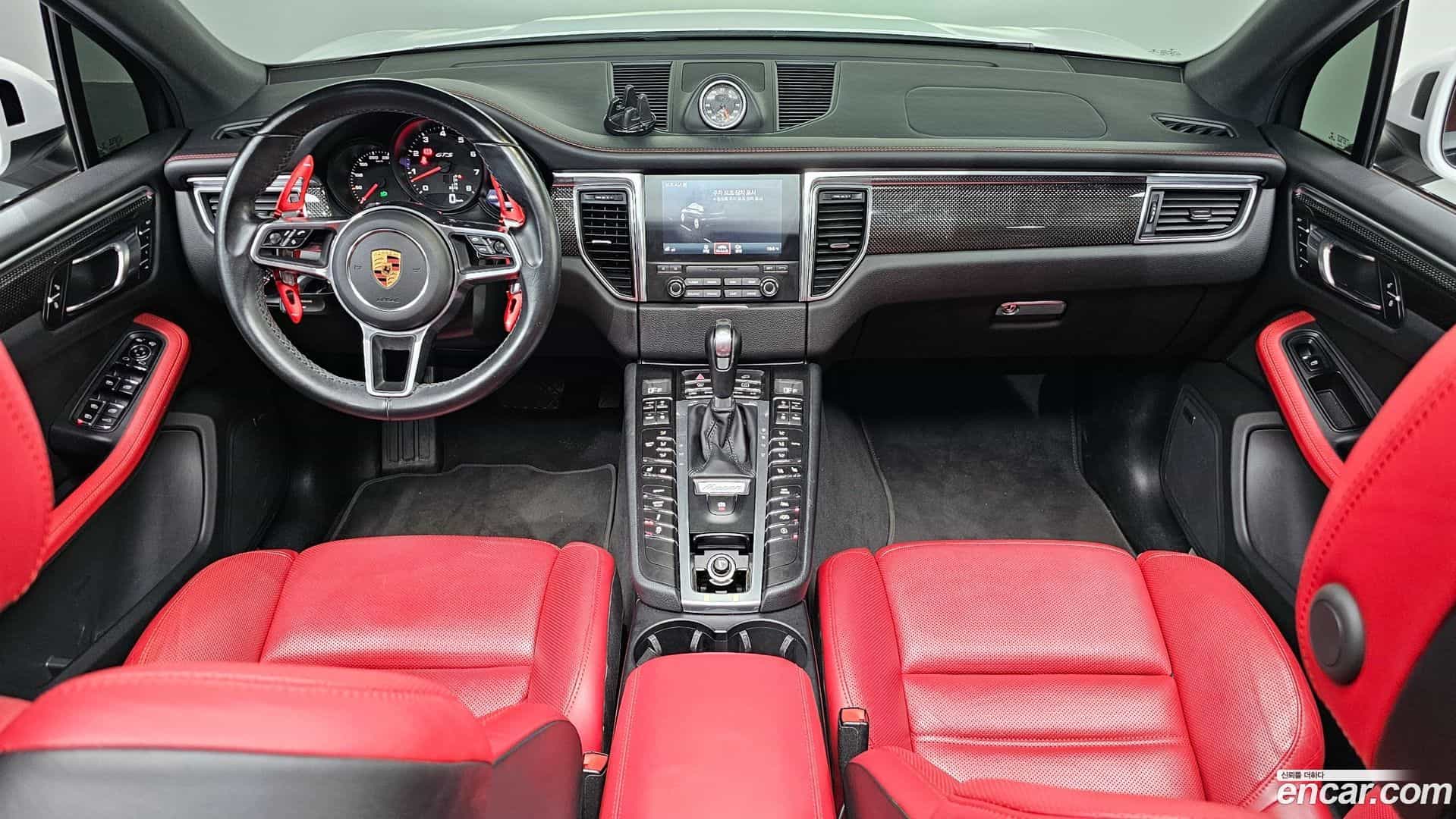 Macan Porsche 2018.2-INNER-007