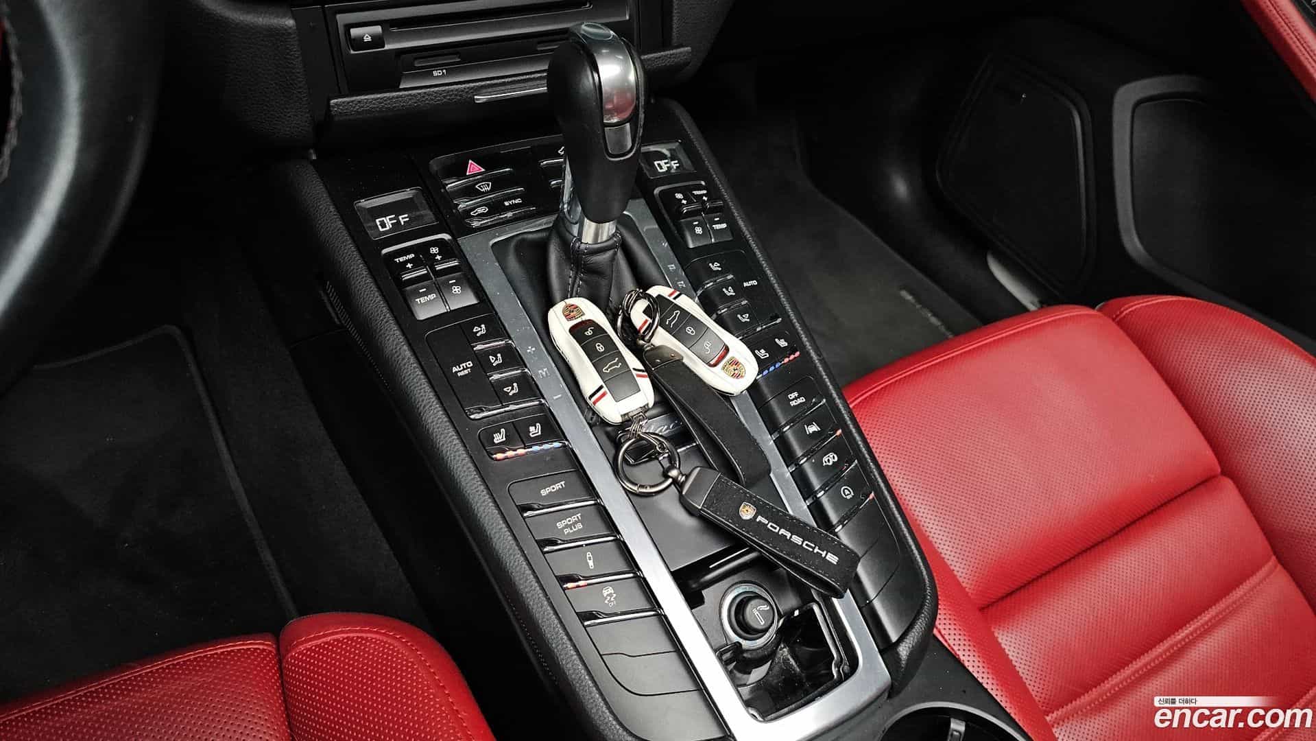 Macan Porsche 2018.2-INNER-009