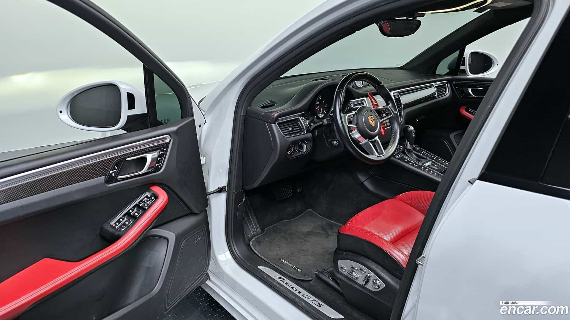 Macan Porsche 2018.2-INNER-010