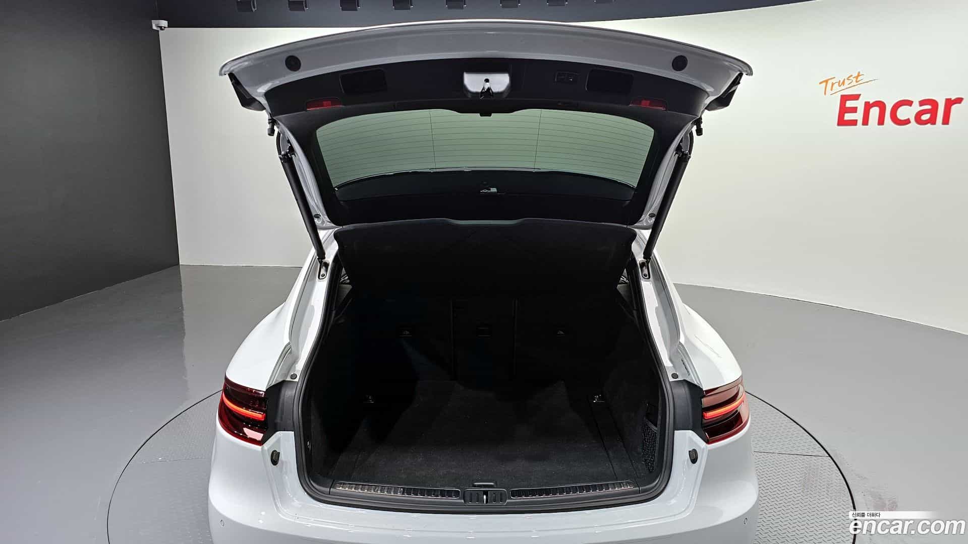 Macan Porsche 2018.2-OPTION-023
