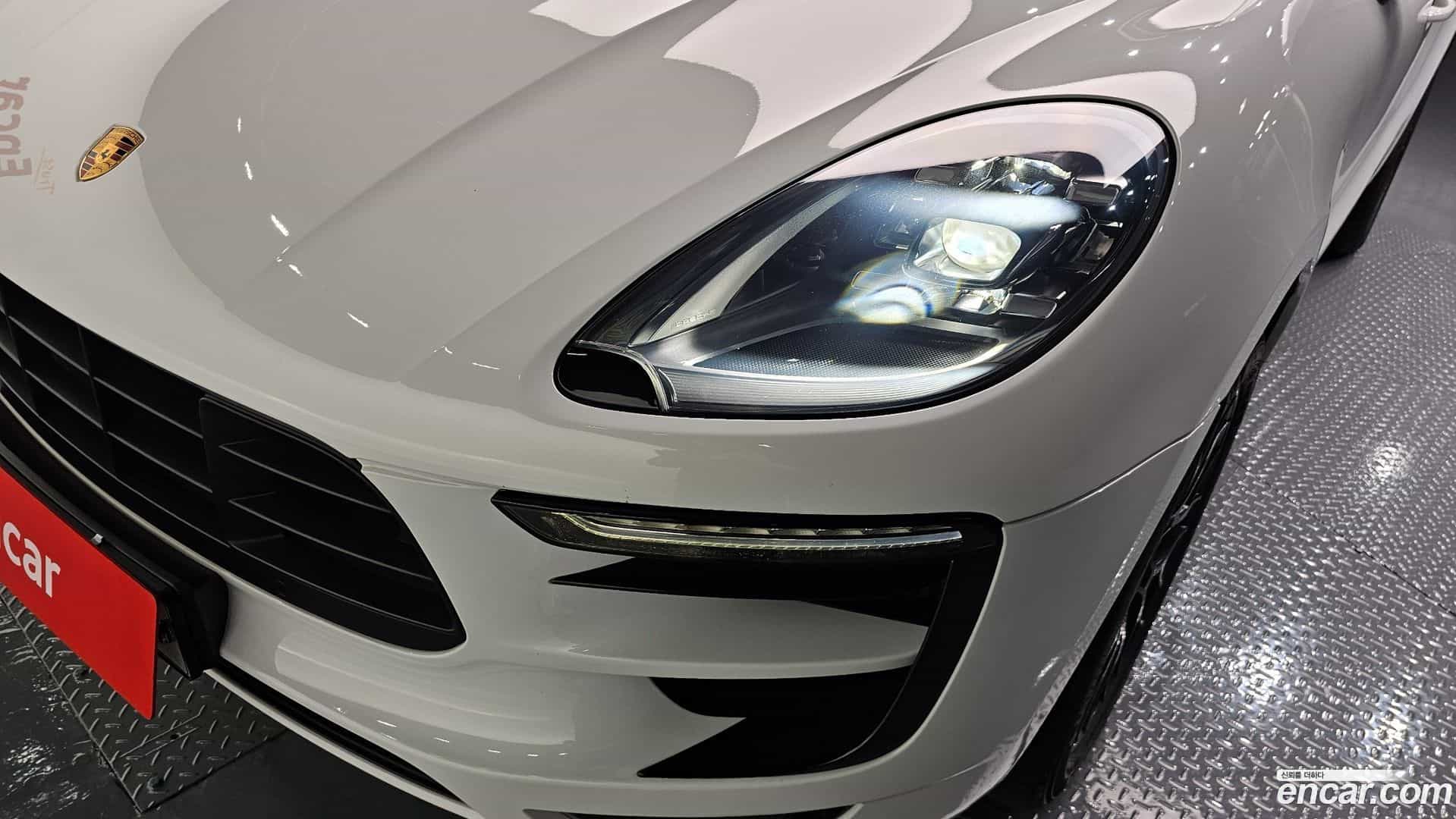 Macan Porsche 2018.2-OUTER-032