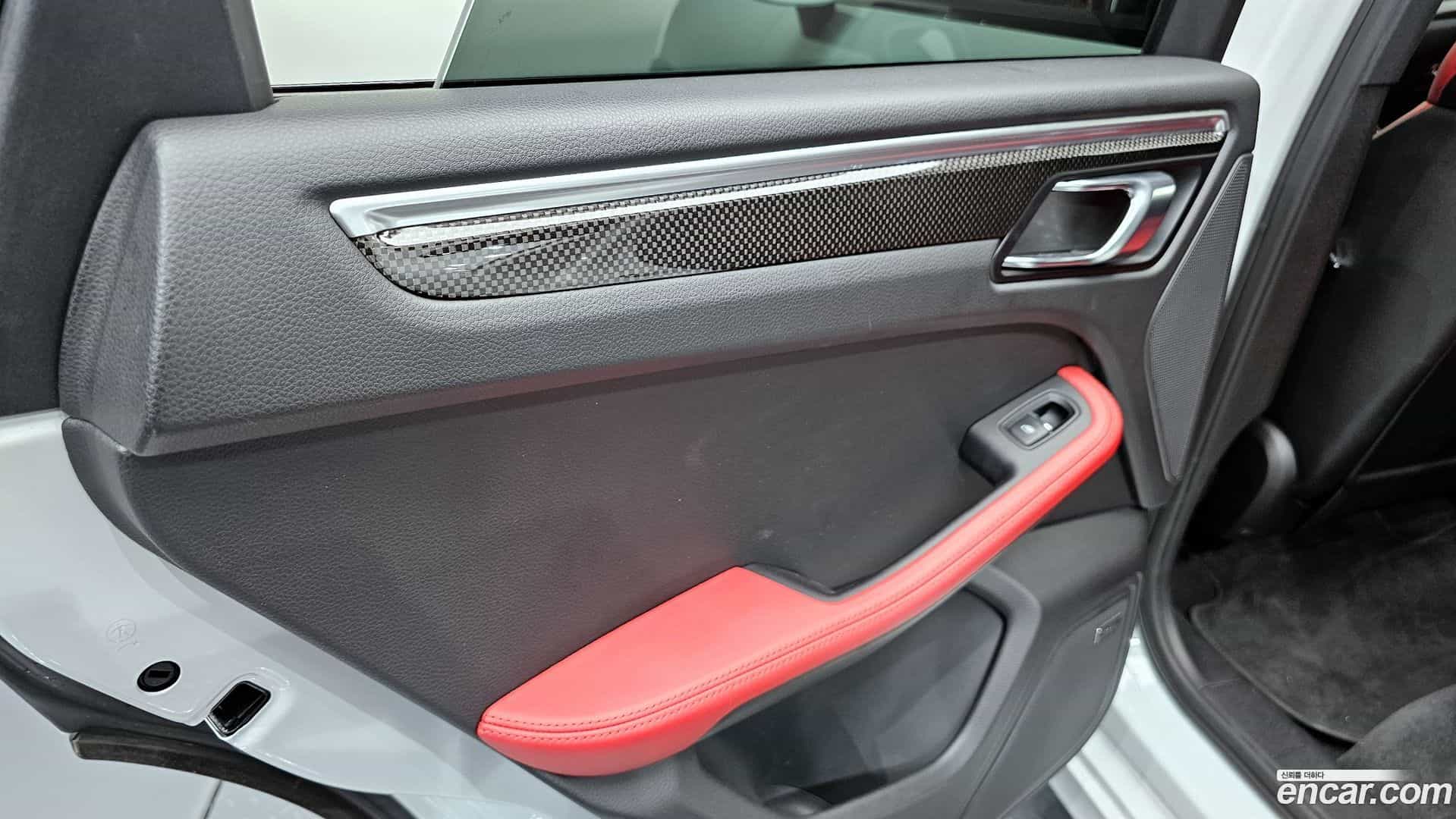 Macan Porsche 2018.2-INNER-035