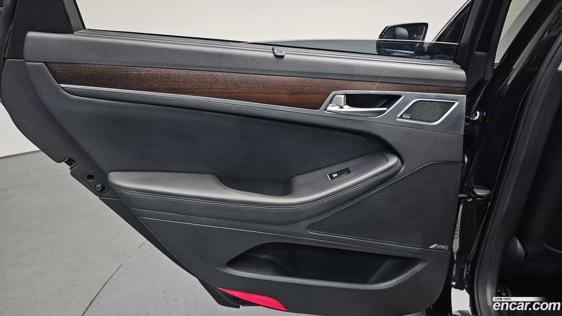 G80 Genesis 2018.4-INNER-035