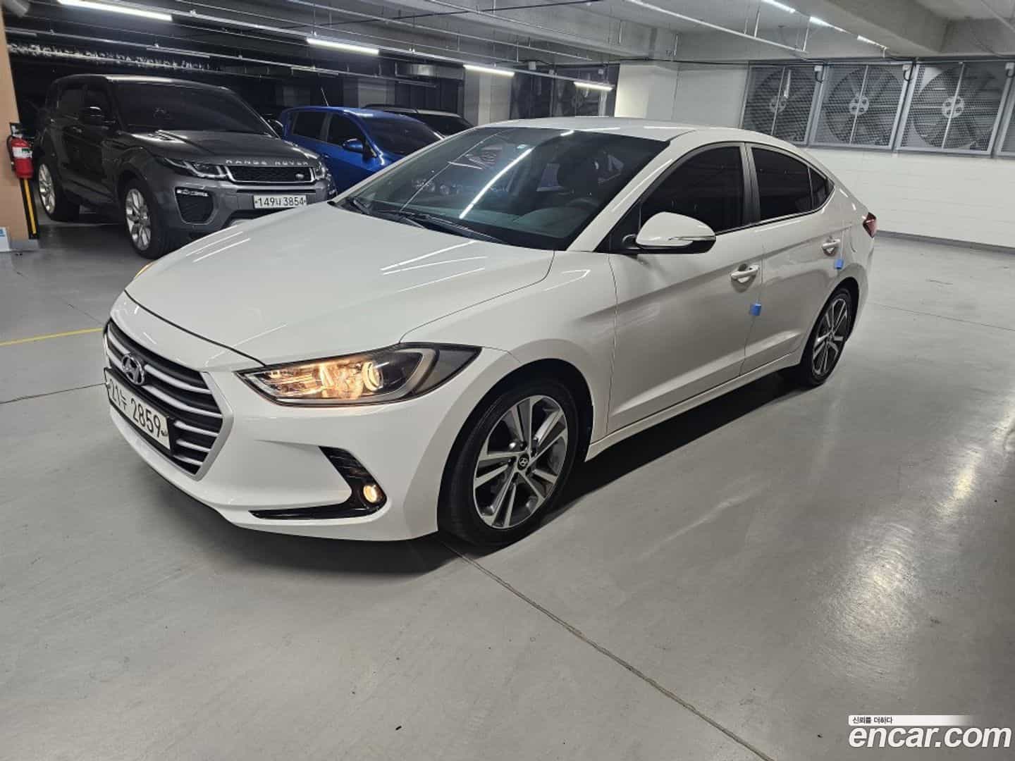 AVANTE Hyundai 2018.6-OUTER-001