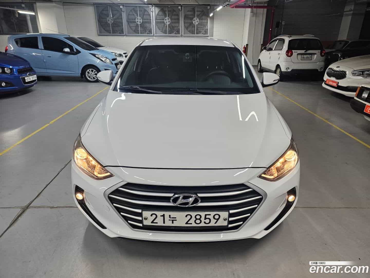 AVANTE Hyundai 2018.6-OUTER-002
