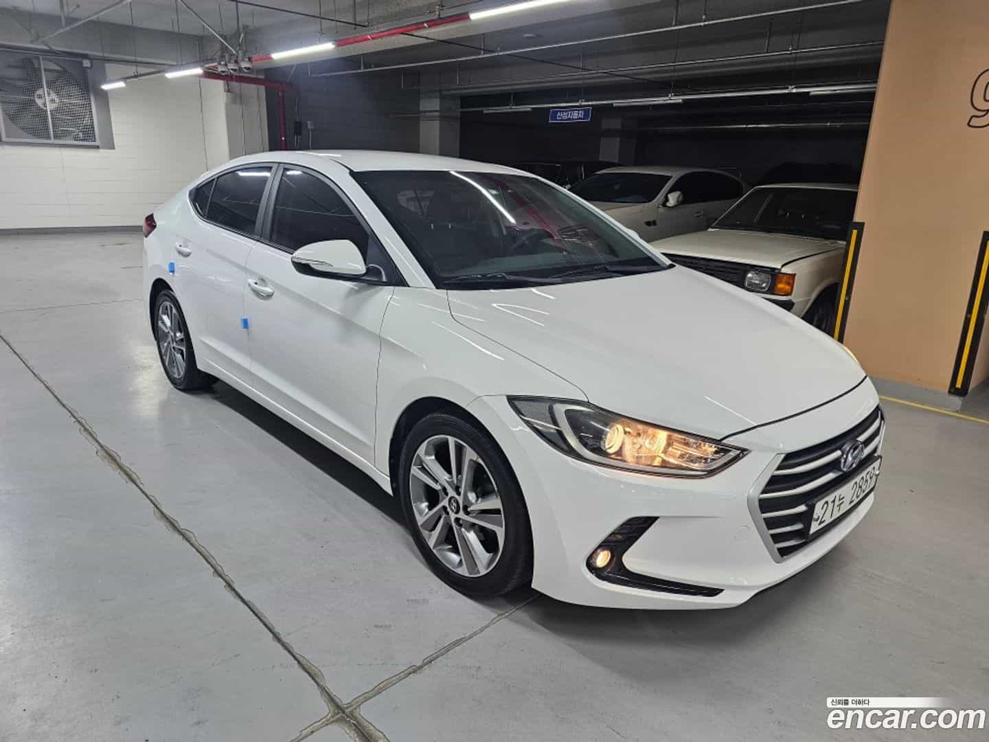 AVANTE Hyundai 2018.6-OUTER-003