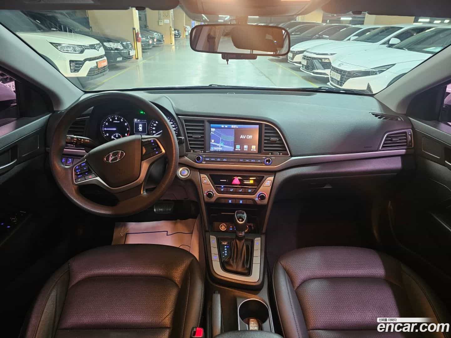 AVANTE Hyundai 2018.6-INNER-007