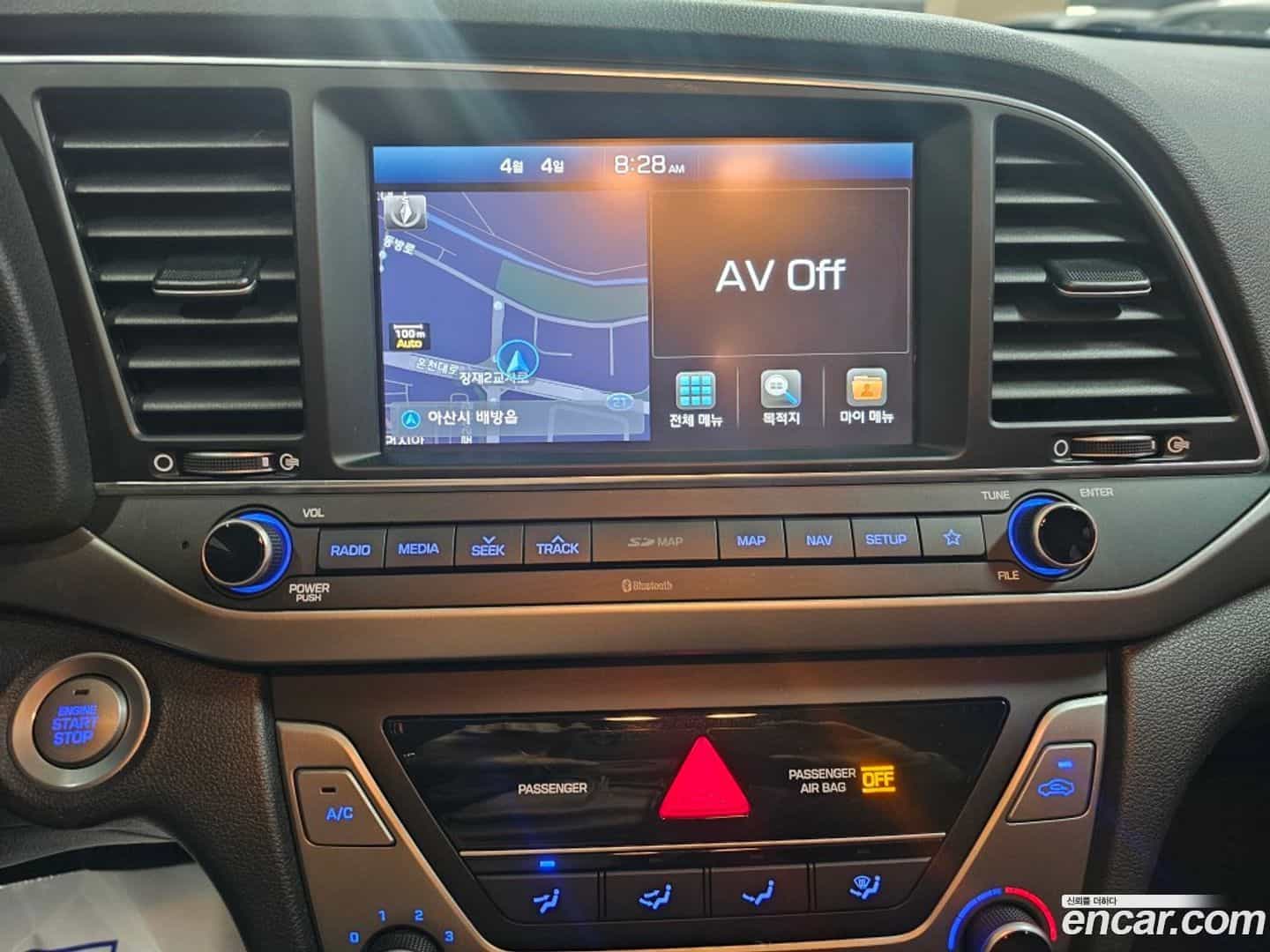 AVANTE Hyundai 2018.6-INNER-010