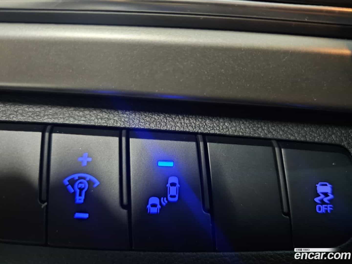 AVANTE Hyundai 2018.6-OPTION-016