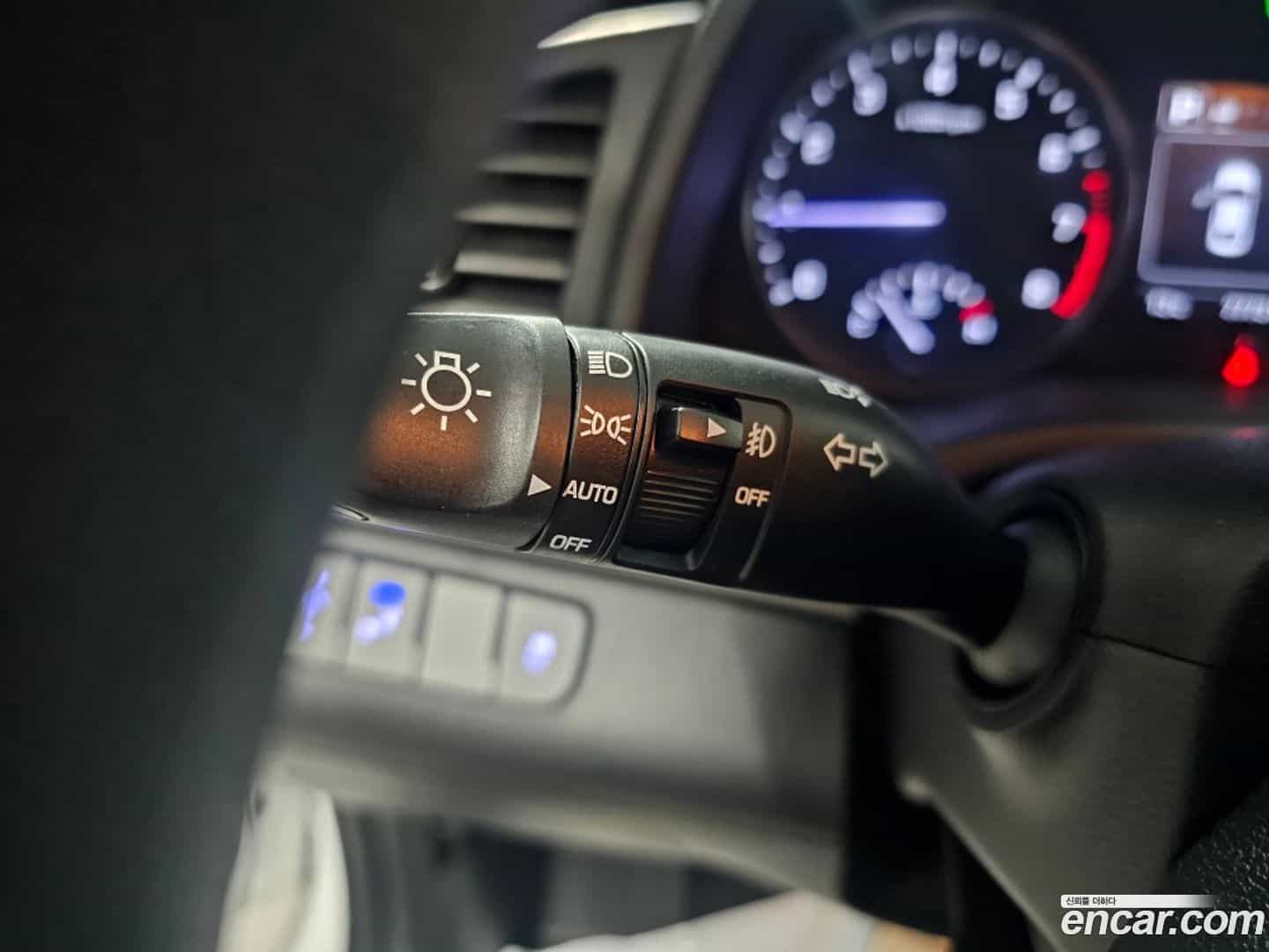 AVANTE Hyundai 2018.6-OPTION-020