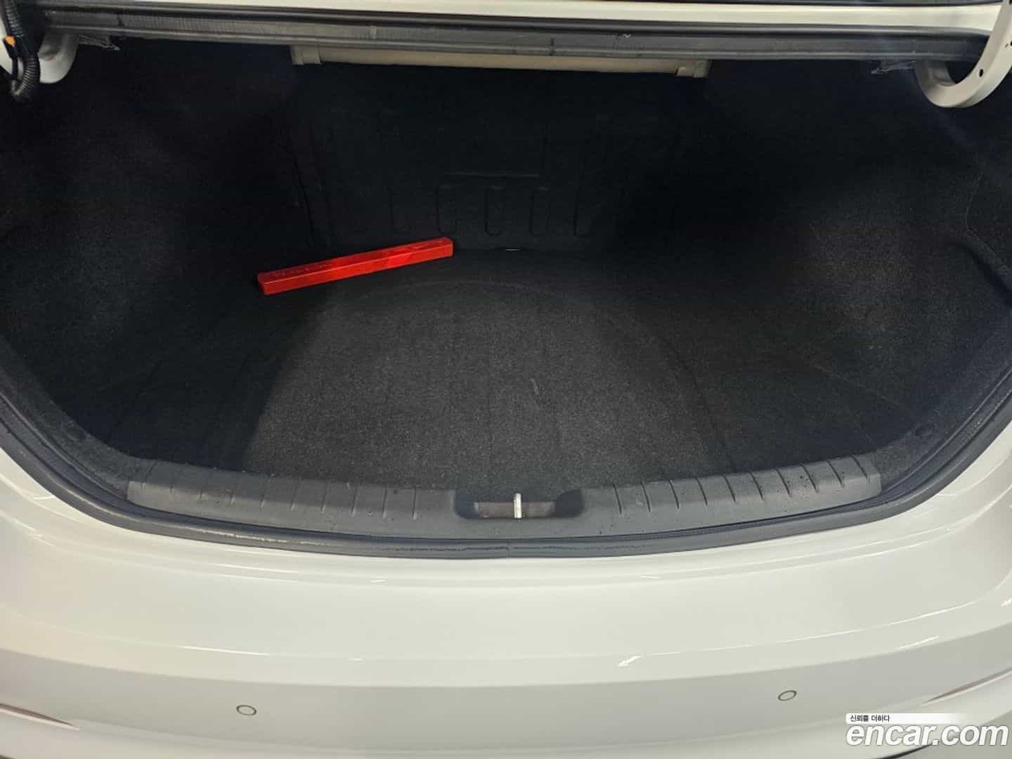AVANTE Hyundai 2018.6-OPTION-023