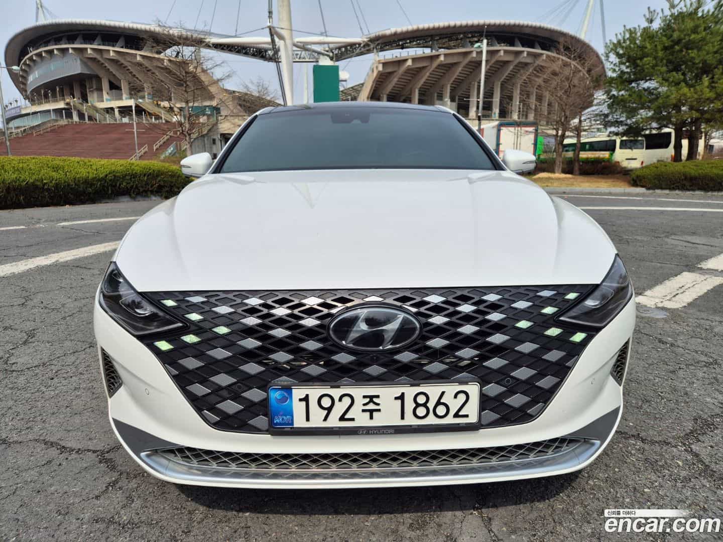 Grandeur Hyundai 2022.3-OUTER-001