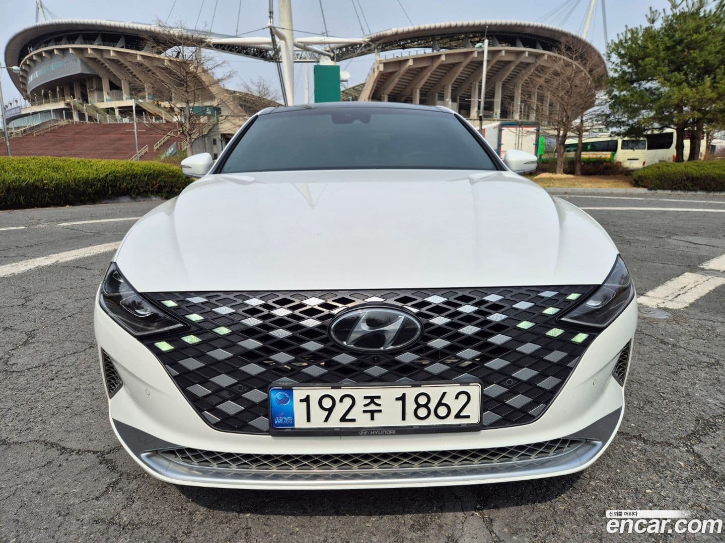Main__Slider__Photo:Grandeur Hyundai 2022.3-0