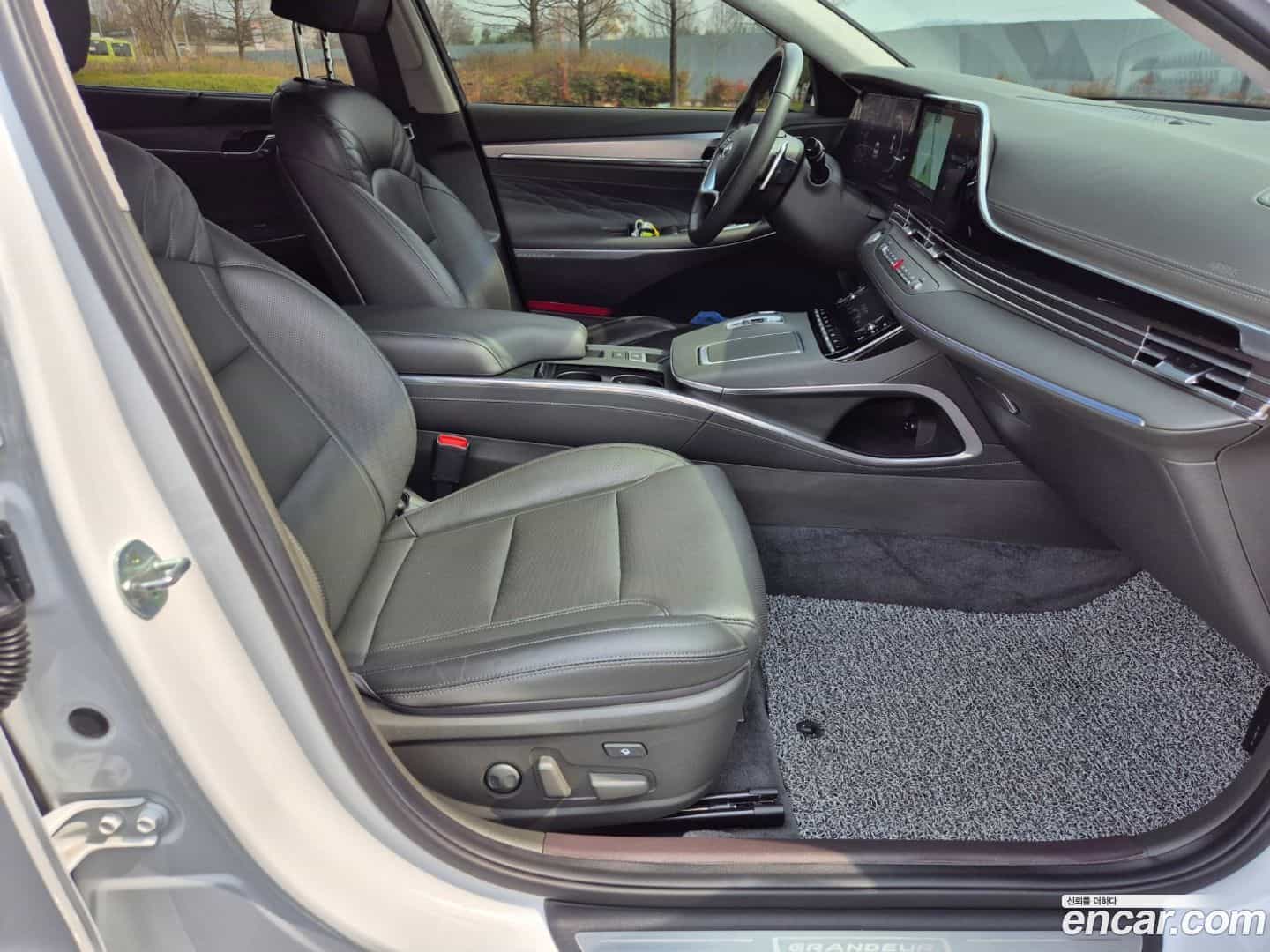 Grandeur Hyundai 2022.3-OPTION-023