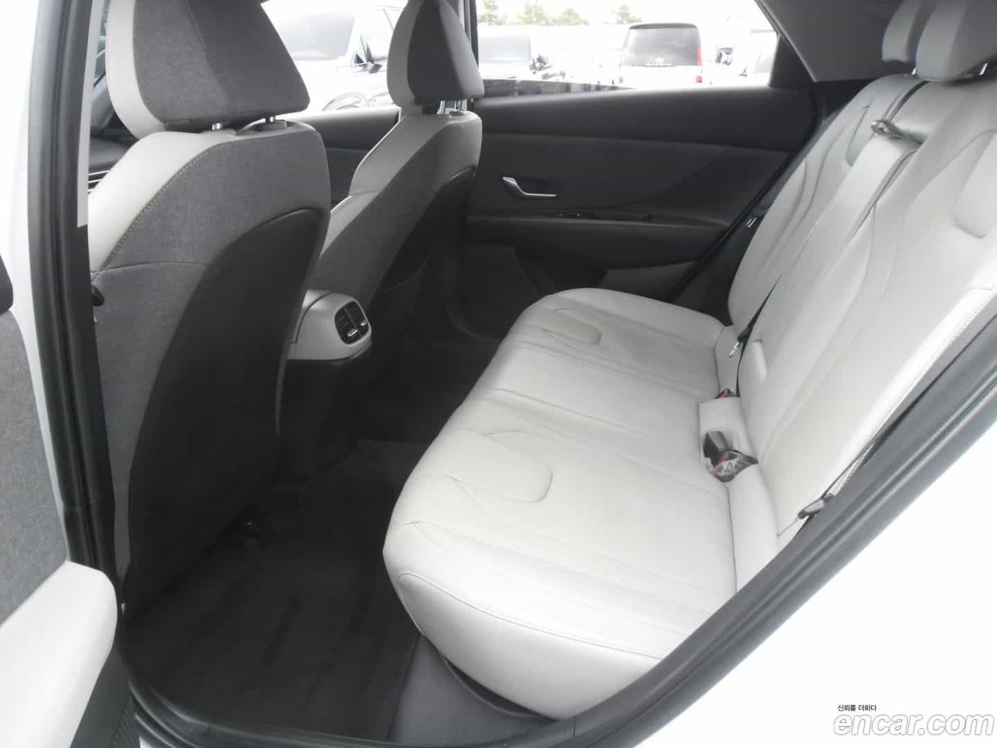 AVANTE Hyundai 2021.11-OPTION-016