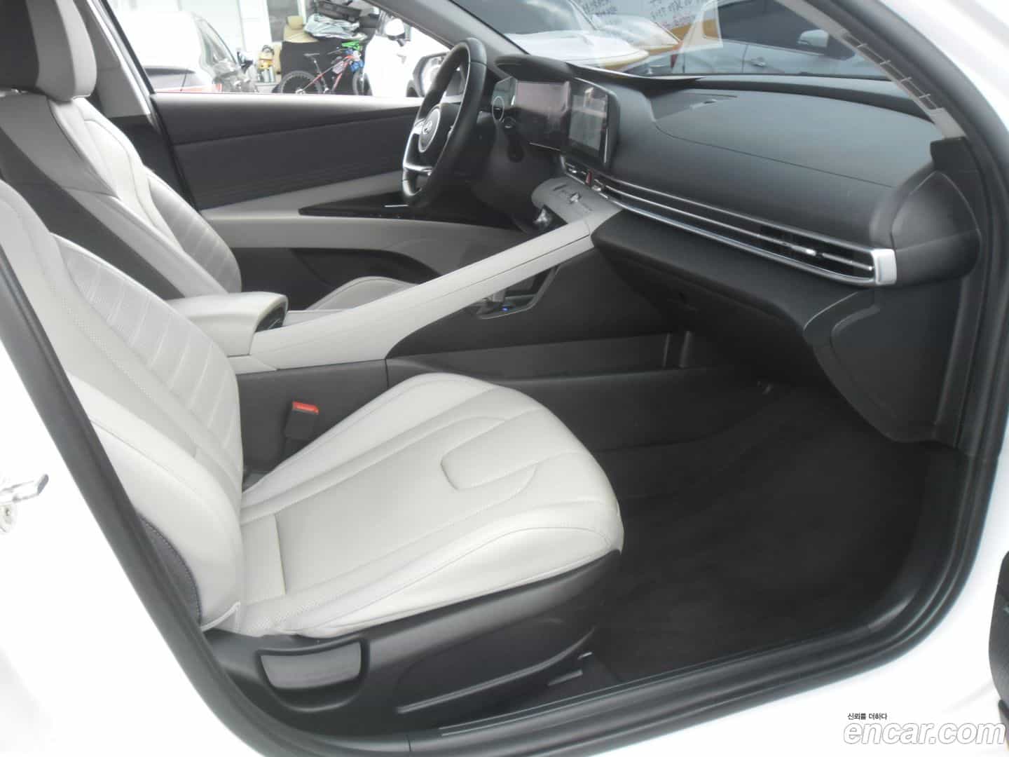 AVANTE Hyundai 2021.11-OPTION-018