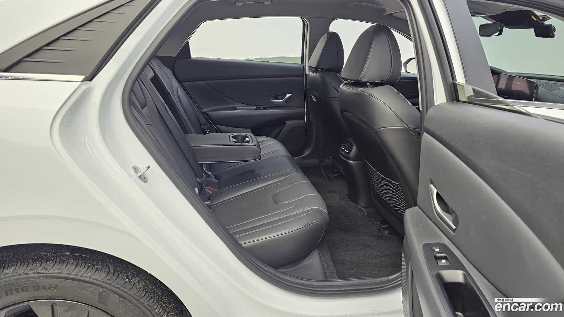 AVANTE Hyundai 2023.2-OPTION-016