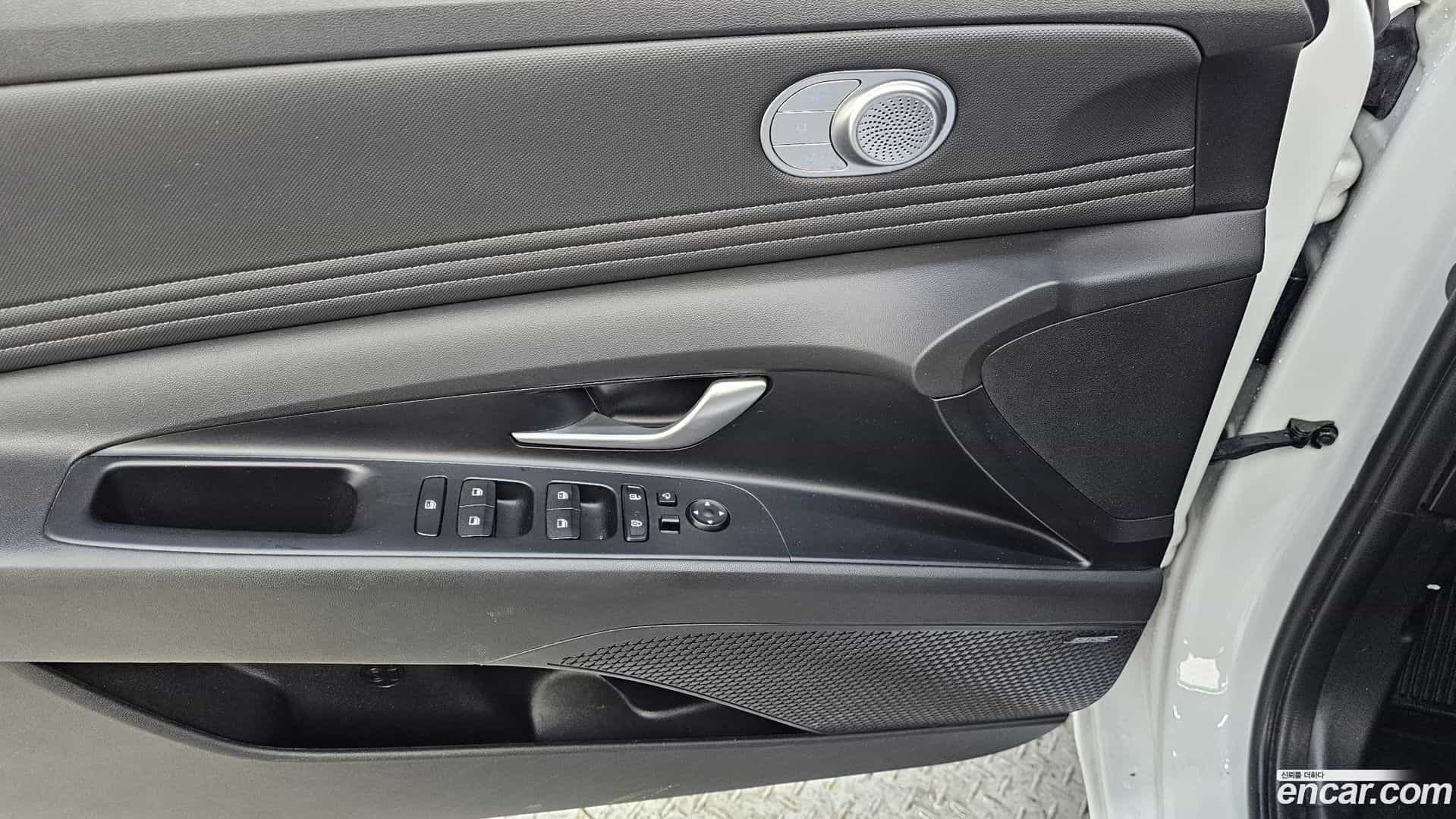 AVANTE Hyundai 2023.2-OPTION-042