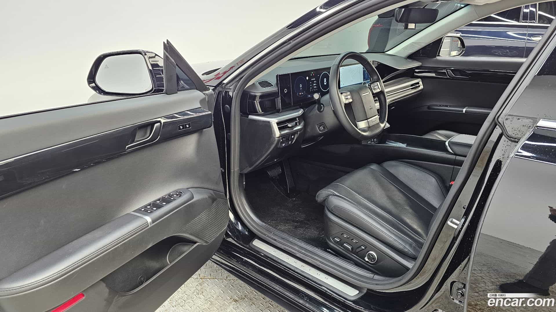 Grandeur Hyundai 2023.0-INNER-010