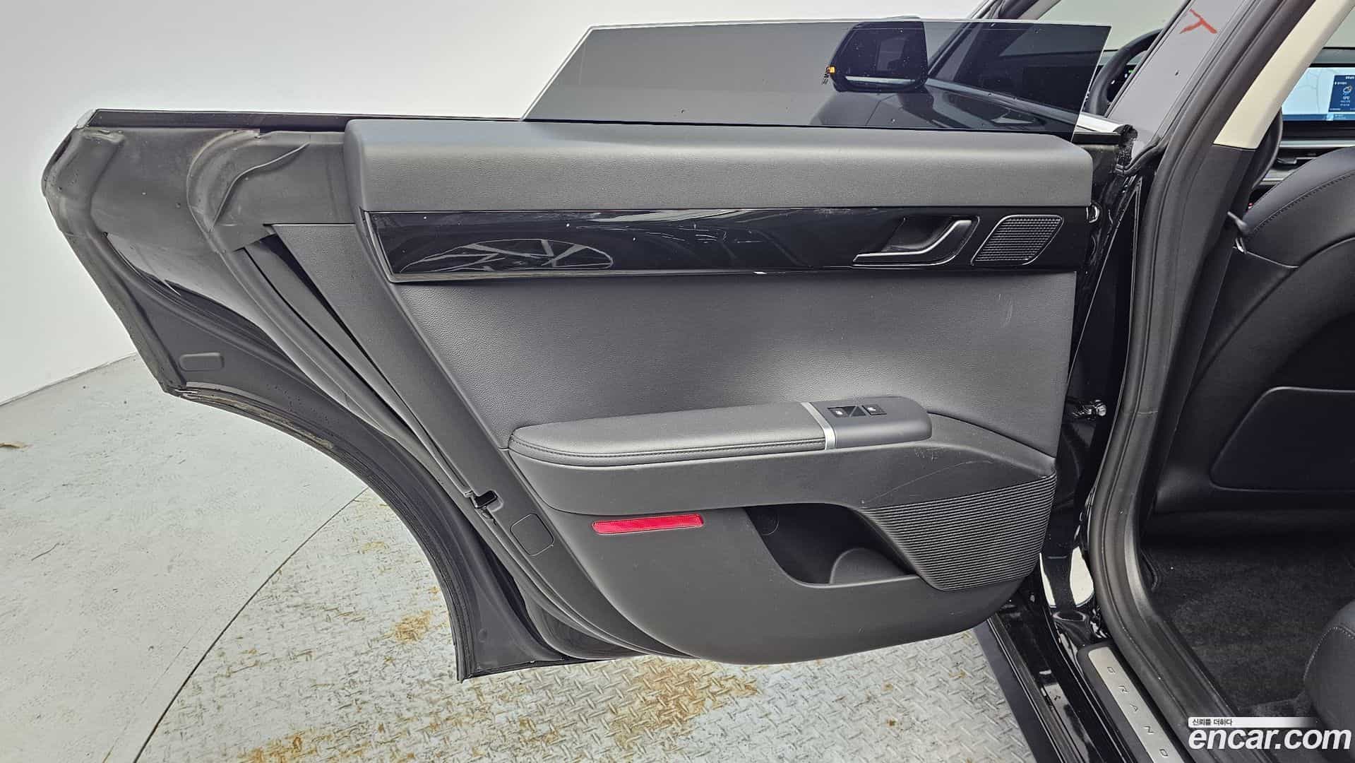 Grandeur Hyundai 2023.0-INNER-035