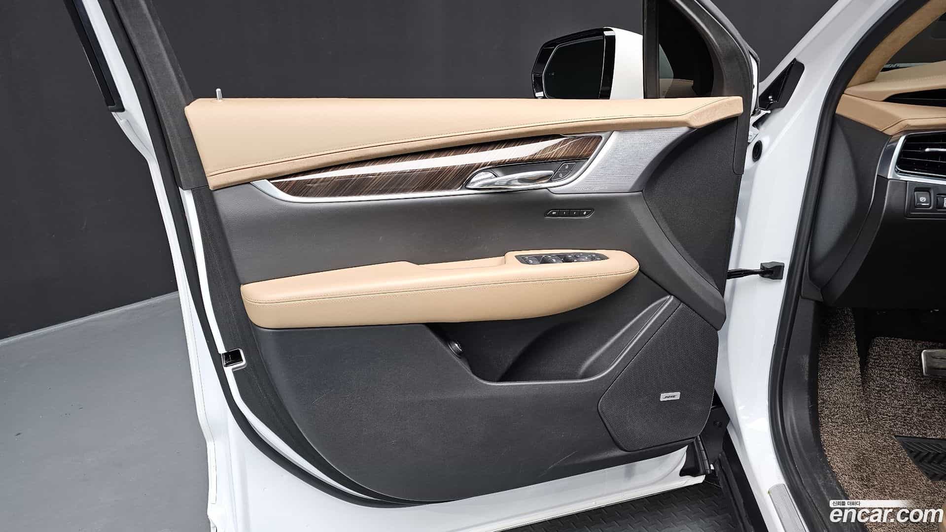 XT6 Cadillac 2023.11-INNER-034