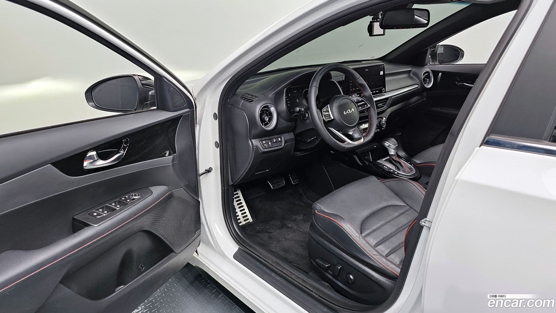 Main__Slider__Photo:K3 Kia 2024.0-9