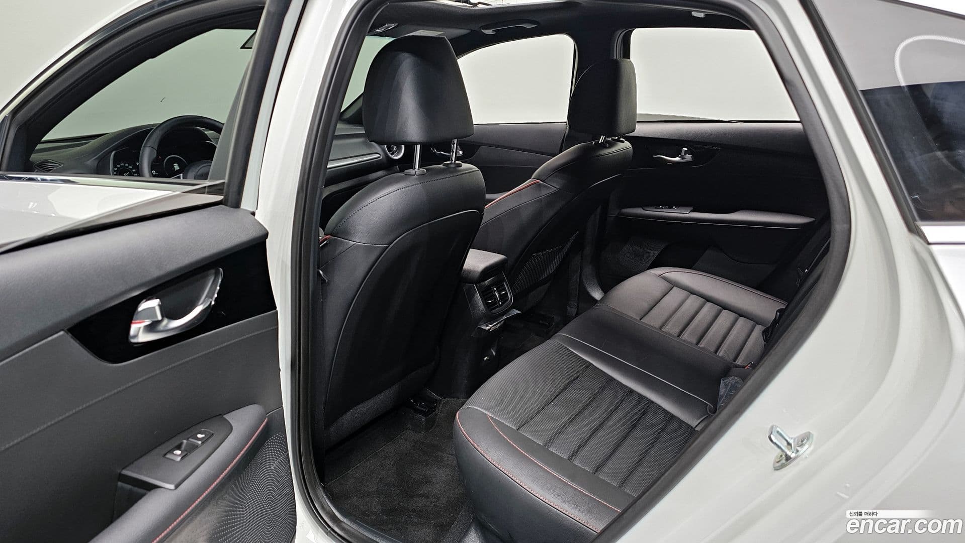 Main__Slider__Photo:K3 Kia 2024.0-25
