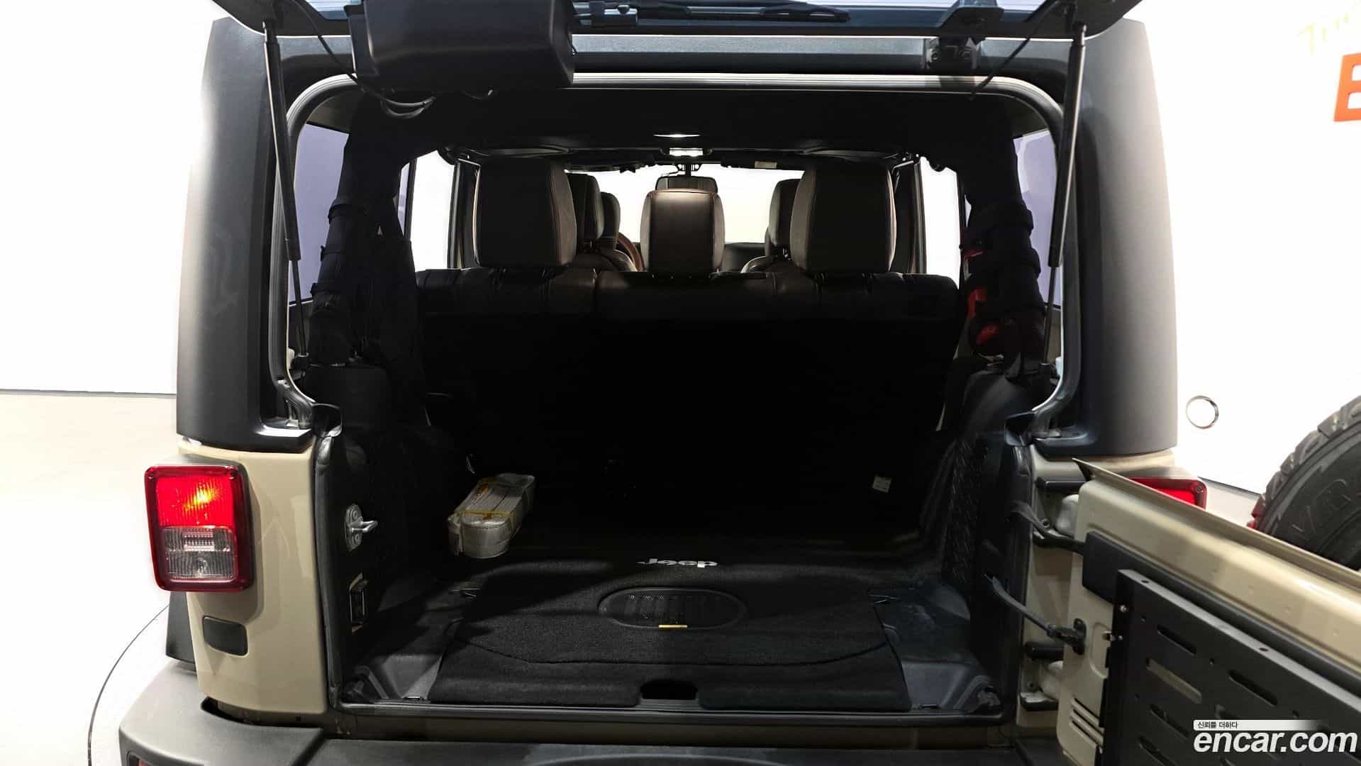 Wrangler Jeep 2017.4-OPTION-024