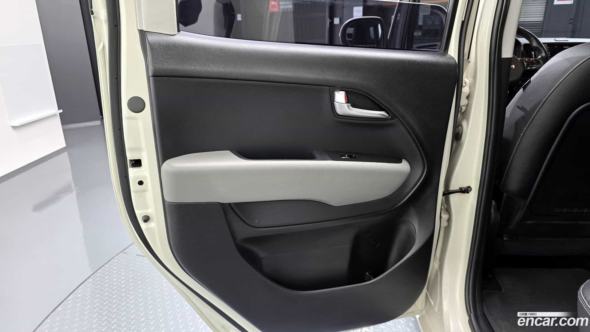 RAY Kia 2023.1-INNER-035