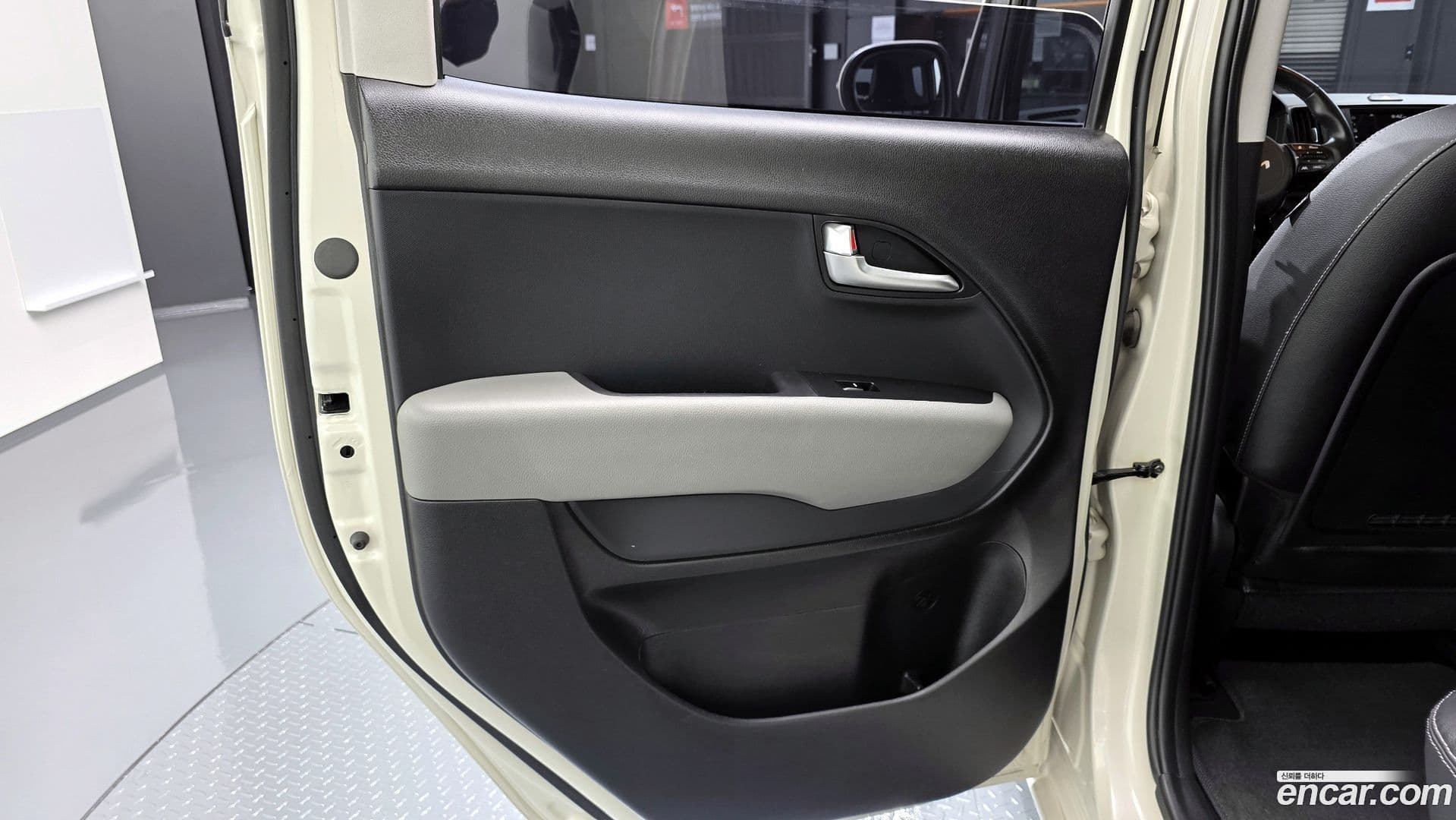 Main__Slider__Photo:RAY Kia 2023.1-24