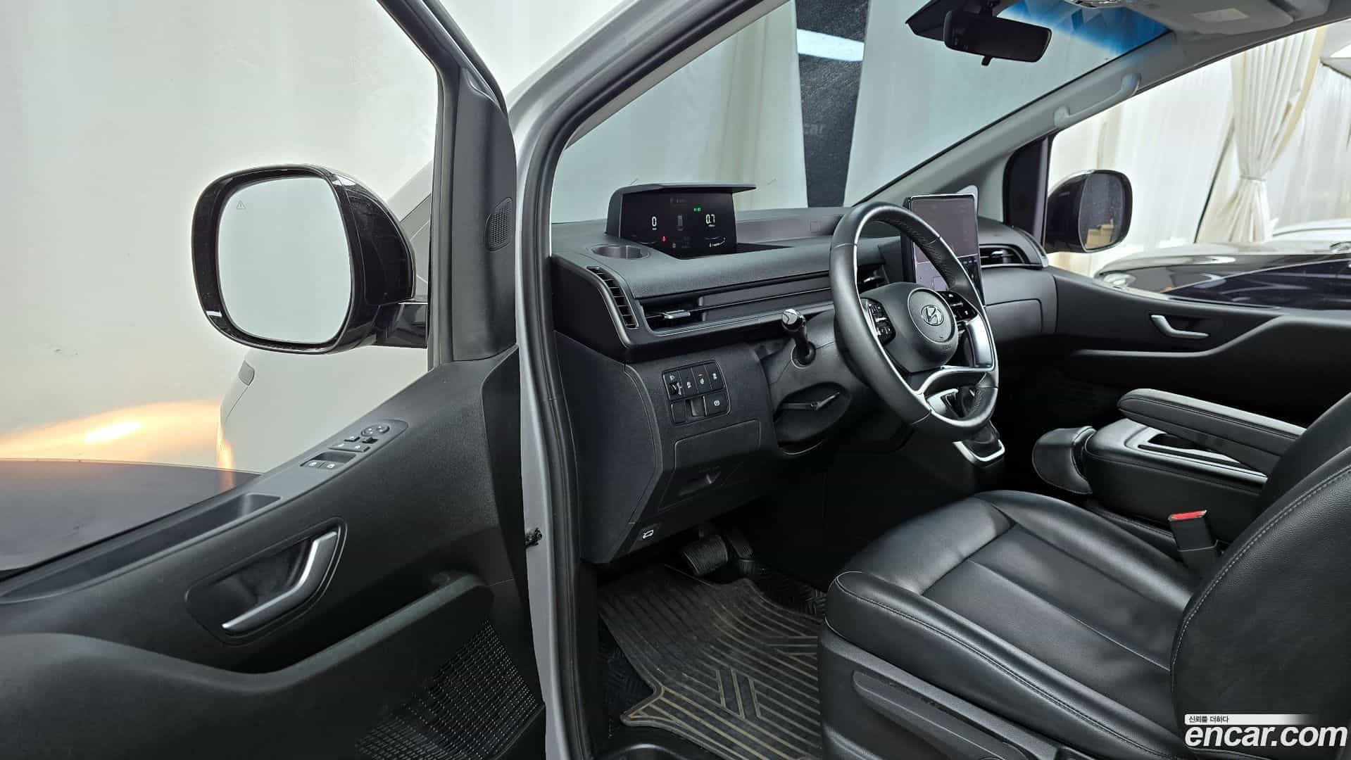 Staria Hyundai 2022.10-INNER-010